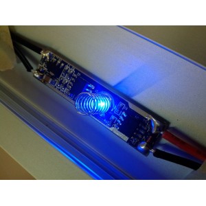 Beépíthető érintős LED Dimmer 12V -24V 8A 