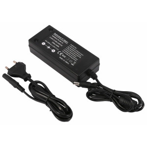 LED adapter tápegység 12VDC 60W 3év garancia csendes működésű dugvillás